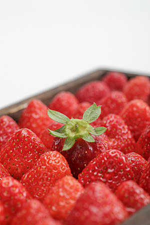 草莓美味水果摄影图