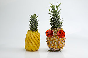 菠萝创意拟人摄影图