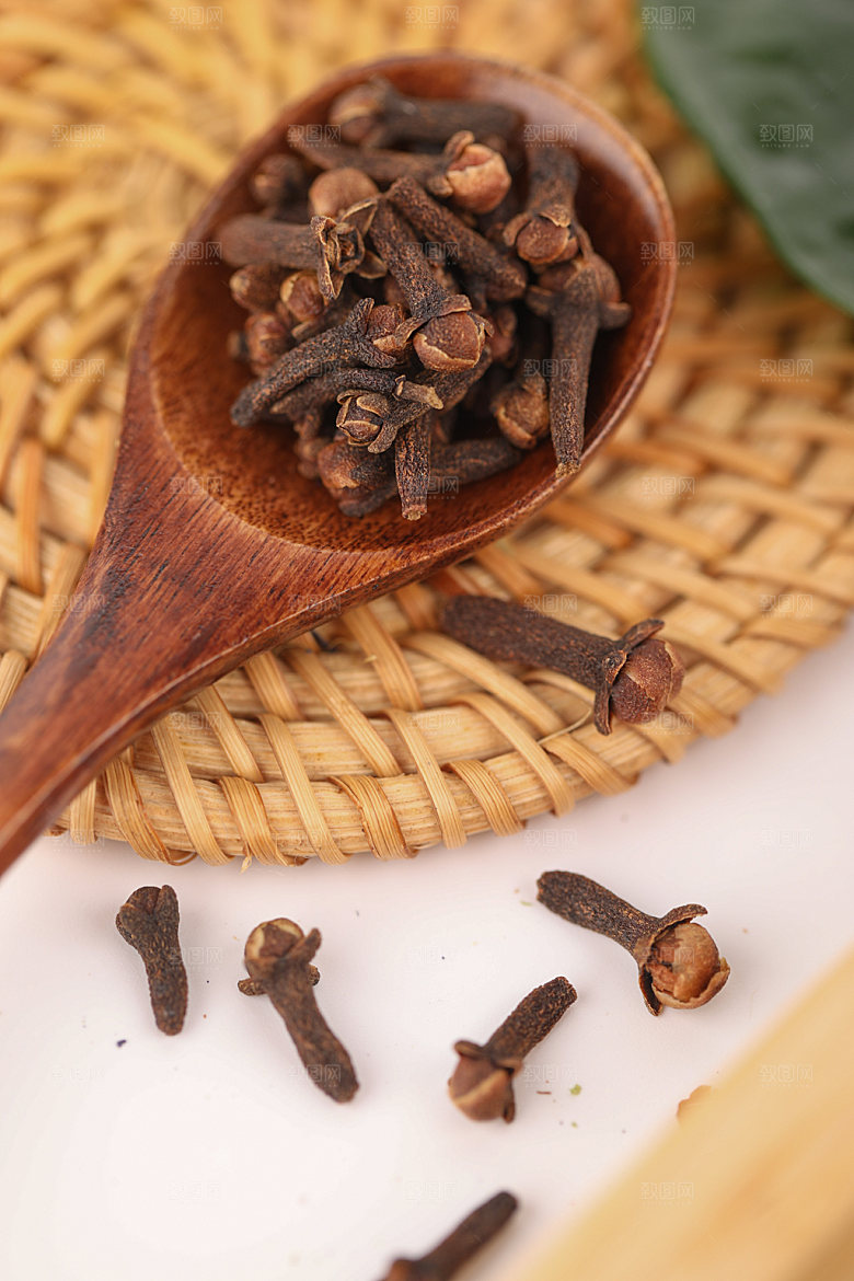 苦丁茶勺子细节摄影图