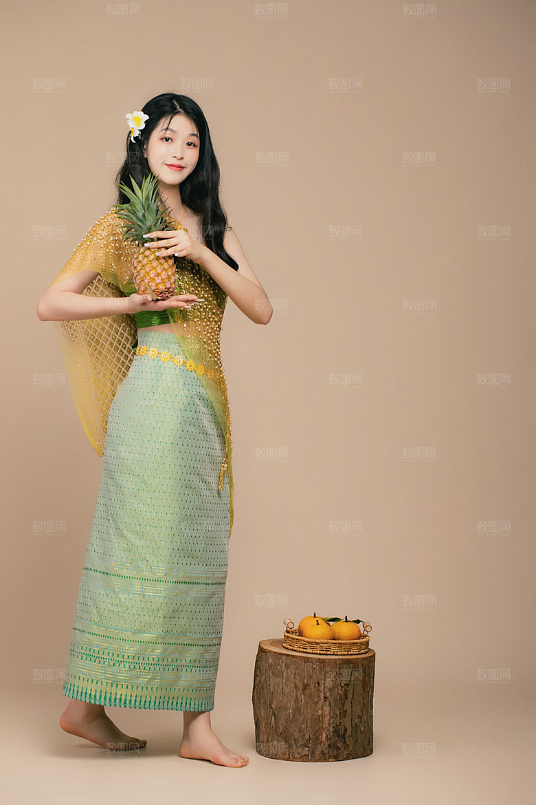 傣族女孩形象摄影图