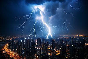 城市闪电暴雨气象摄影图