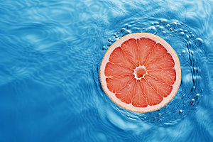 水中柑橘柠檬创意摄影图