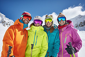 冬季滑雪人物组合多人合影矢量摄影图