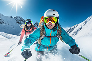 冬季滑雪多人合影户外矢量摄影图