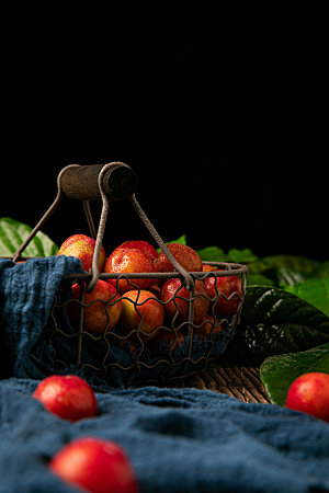 李子水果美味摄影图