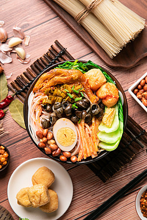 柳州螺狮粉广西美食美味摄影图