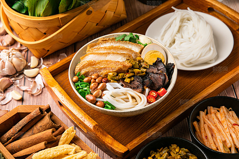 米粉美食红薯粉摄影图