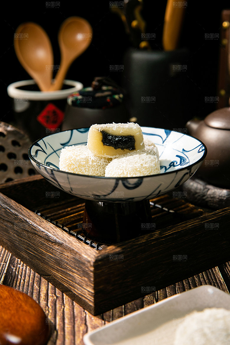 糯米糍美食糖果子摄影图