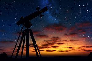 望远镜远眺高瞻远瞩摄影图