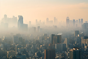 城市雾气唯美城市建筑摄影图