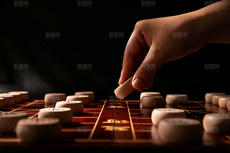 象棋休闲下棋摄影图