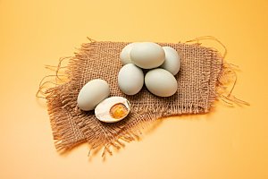 咸鸭蛋端午咸蛋黄摄影图