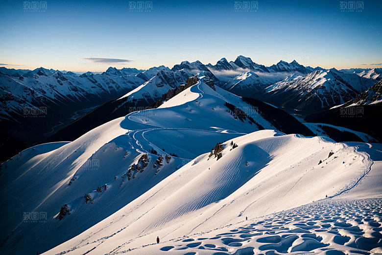 雪山顶峰风景摄影图