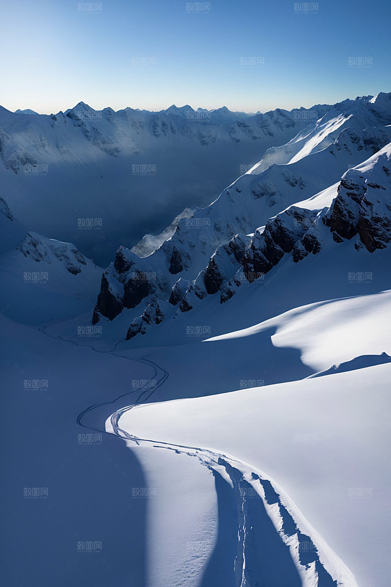 雪山高清雪峰摄影图