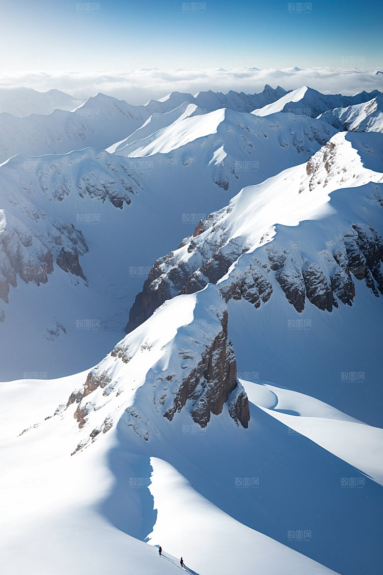 雪山顶峰风景摄影图