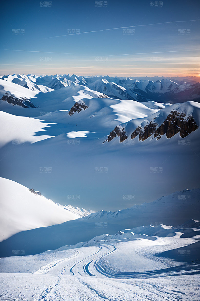 雪山高清雪峰摄影图