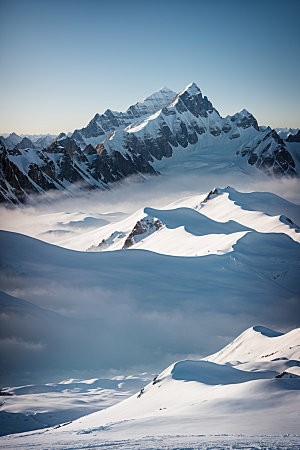 雪山风景顶峰摄影图