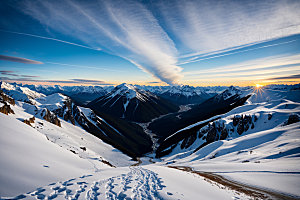 雪山风光顶峰摄影图