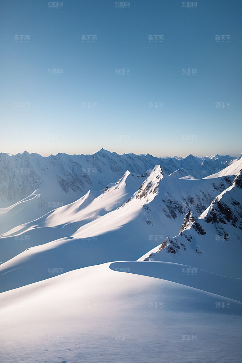 雪山风景顶峰摄影图