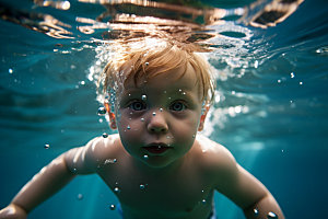 婴儿游泳亲子互动可爱萌态儿童摄影