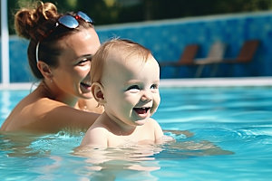 婴儿游泳亲子互动水下儿童摄影