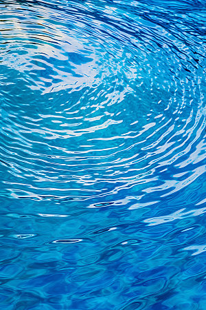 蓝色游泳池泳池水面高清摄影图