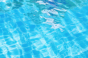 蓝色游泳池高清水波纹摄影图