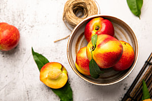 油桃桃子夏季水果摄影图